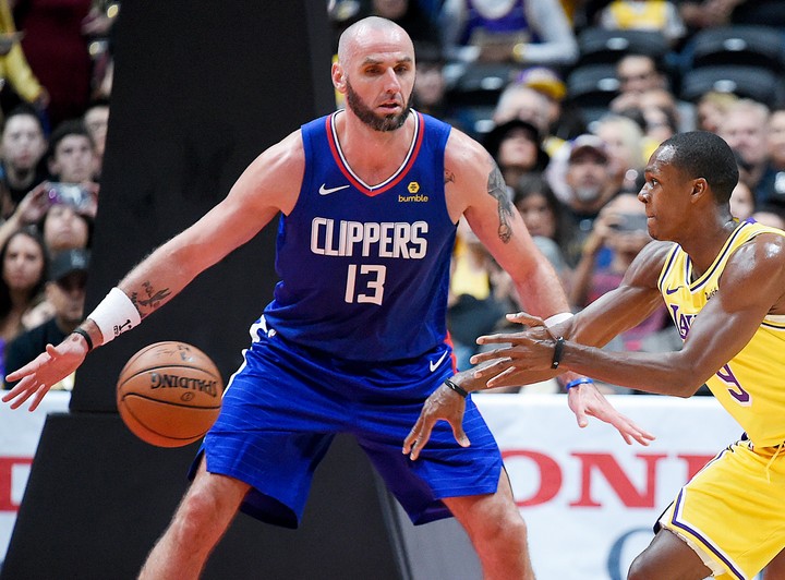 Bývalý hráč NBA zvažuje zápas v MMA